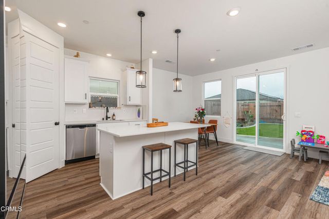 7808 Martian River Street, Bakersfield, CA 93311