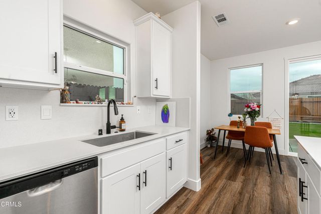 7808 Martian River Street, Bakersfield, CA 93311