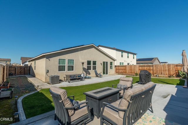 7808 Martian River Street, Bakersfield, CA 93311