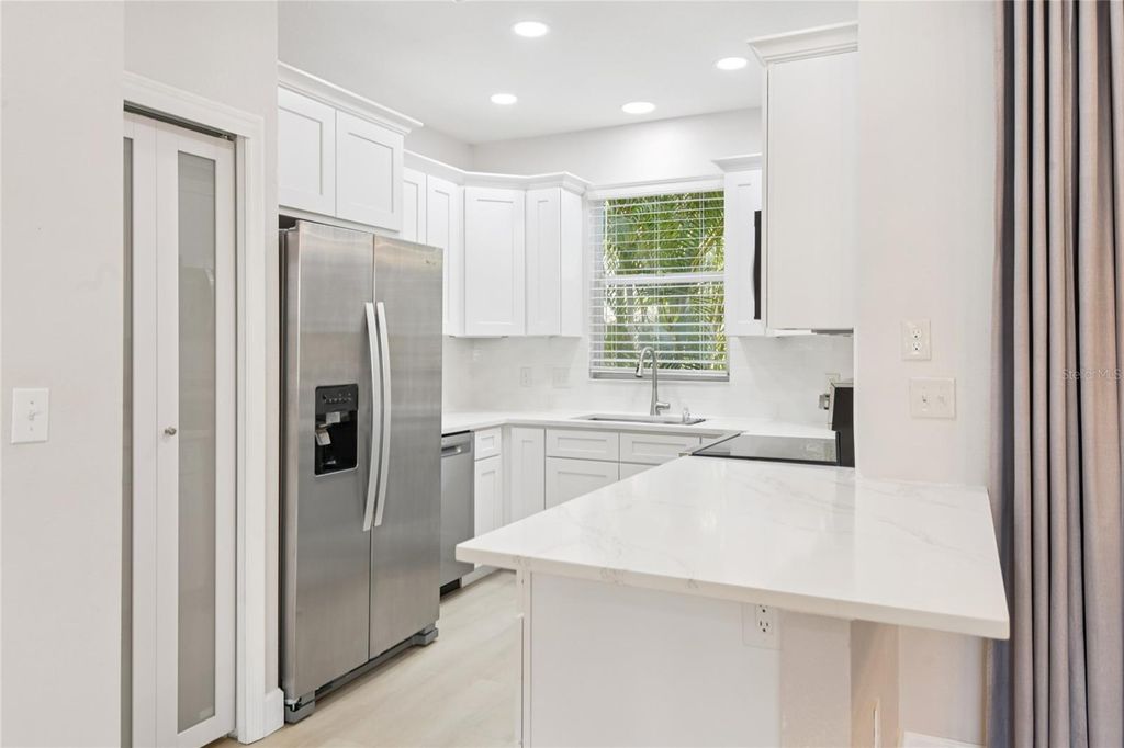 Image 11 of property listing at 12304 COUNTRY WHITE CIRCLE, Tampa, FL 33635