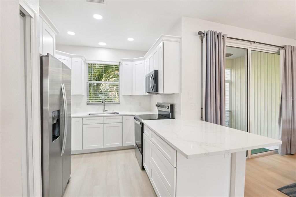 Image 12 of property listing at 12304 COUNTRY WHITE CIRCLE, Tampa, FL 33635