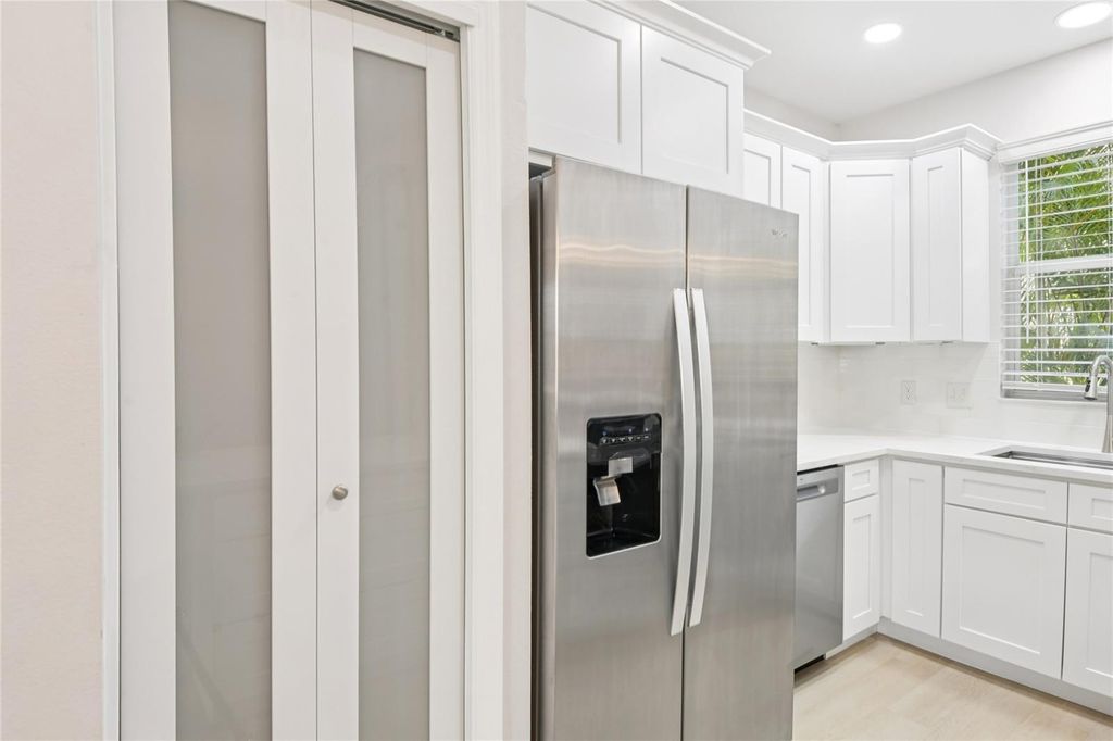 Image 14 of property listing at 12304 COUNTRY WHITE CIRCLE, Tampa, FL 33635