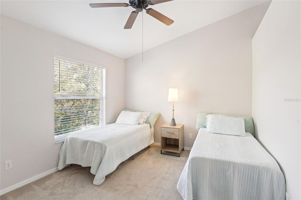 Image 15 of property listing at 12304 COUNTRY WHITE CIRCLE, Tampa, FL 33635