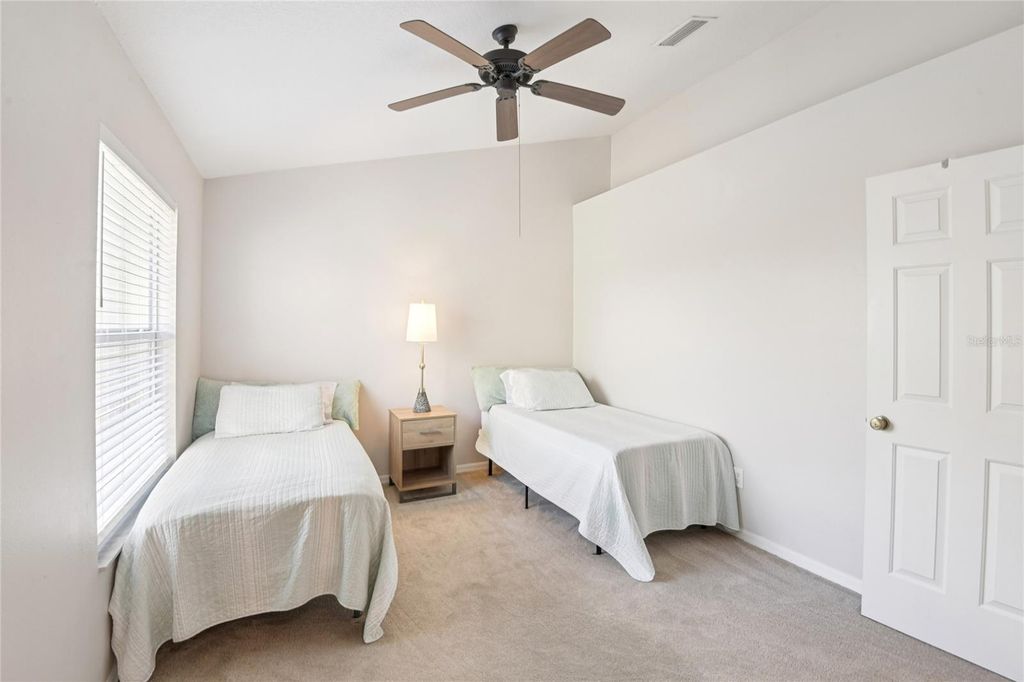 Image 16 of property listing at 12304 COUNTRY WHITE CIRCLE, Tampa, FL 33635