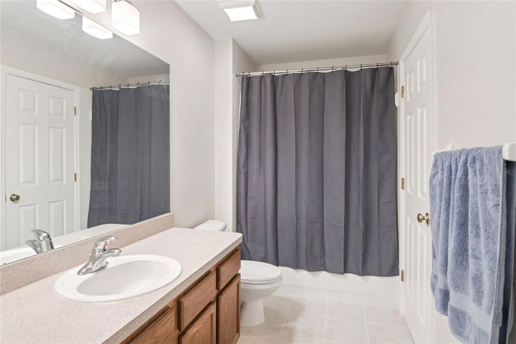 Image 18 of property listing at 12304 COUNTRY WHITE CIRCLE, Tampa, FL 33635