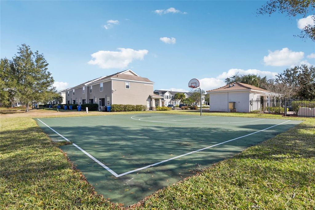 Image 46 of property listing at 12304 COUNTRY WHITE CIRCLE, Tampa, FL 33635