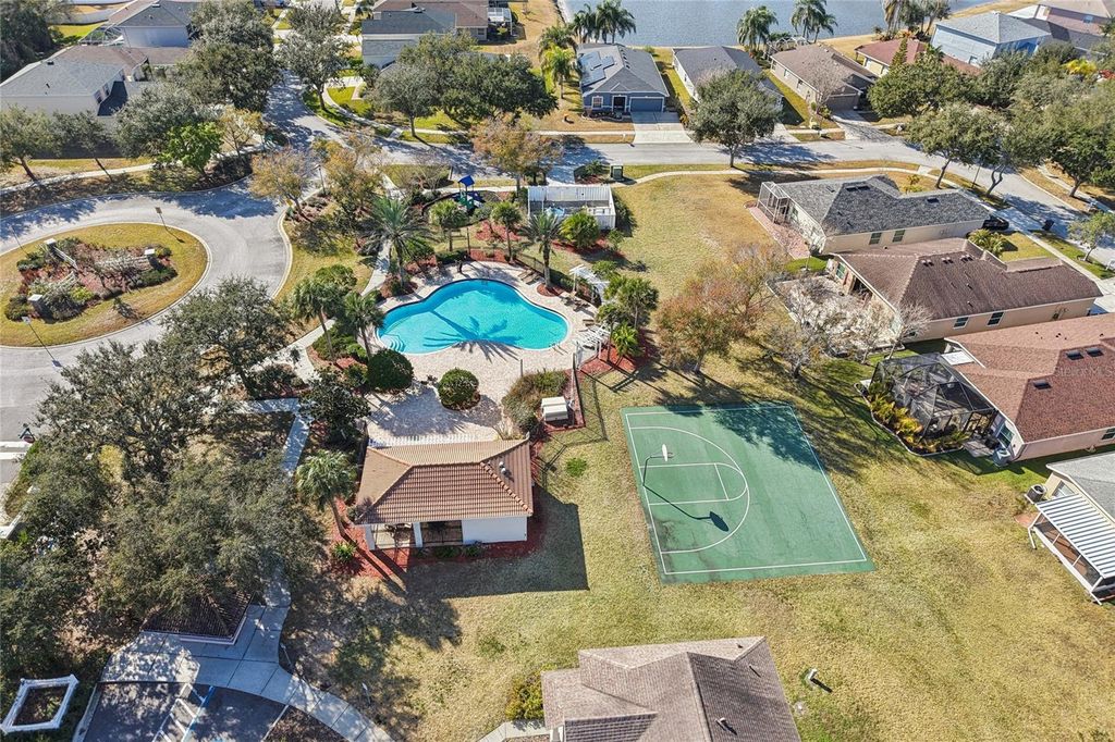 Image 50 of property listing at 12304 COUNTRY WHITE CIRCLE, Tampa, FL 33635