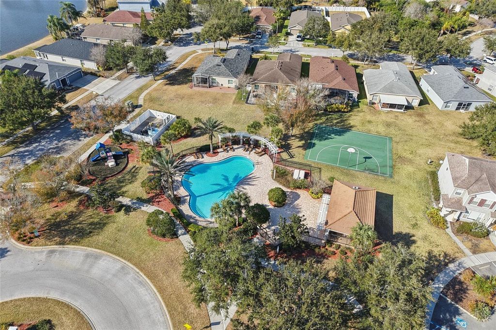 Image 51 of property listing at 12304 COUNTRY WHITE CIRCLE, Tampa, FL 33635