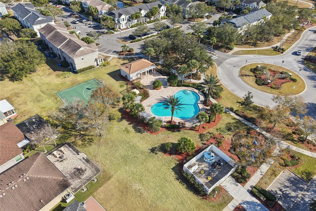 Image 53 of property listing at 12304 COUNTRY WHITE CIRCLE, Tampa, FL 33635