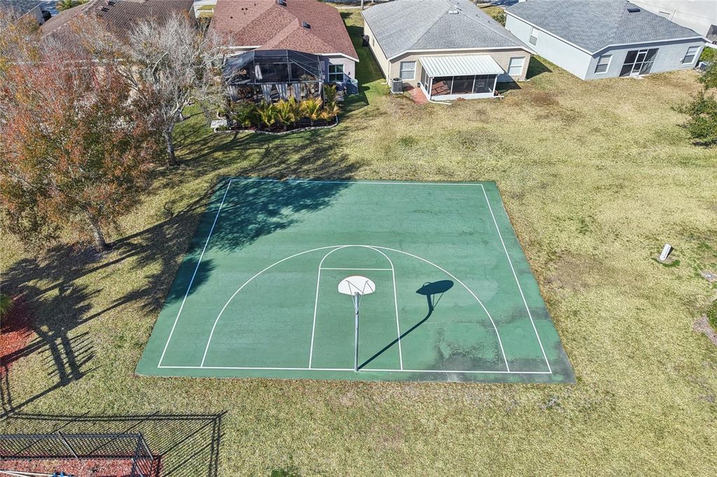 Image 56 of property listing at 12304 COUNTRY WHITE CIRCLE, Tampa, FL 33635