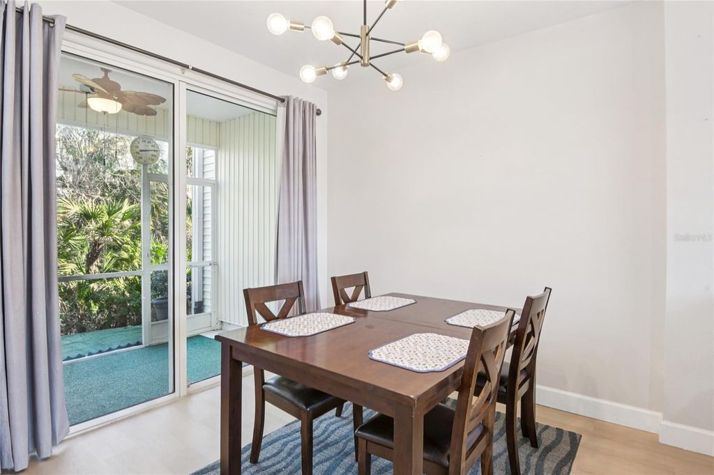 Image 9 of property listing at 12304 COUNTRY WHITE CIRCLE, Tampa, FL 33635