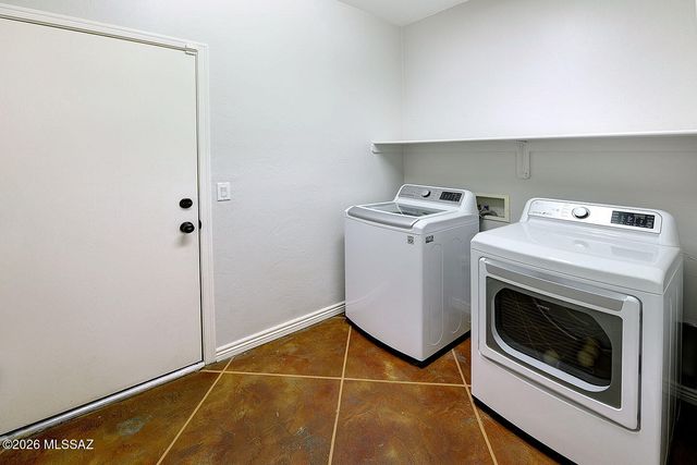 8271 N Rocky Brook Drive, Tucson, AZ 85743