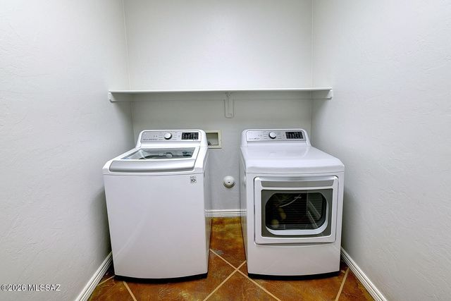 8271 N Rocky Brook Drive, Tucson, AZ 85743