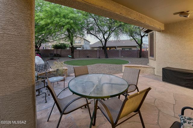 8271 N Rocky Brook Drive, Tucson, AZ 85743