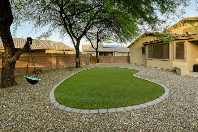 8271 N Rocky Brook Drive, Tucson, AZ 85743