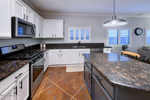 8271 N Rocky Brook Drive, Tucson, AZ 85743