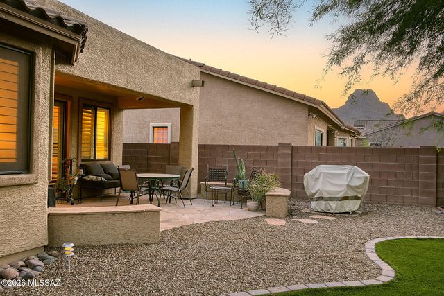 8271 N Rocky Brook Drive, Tucson, AZ 85743