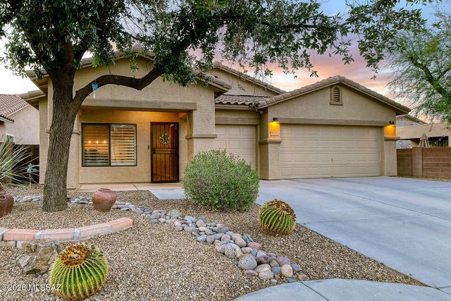 8271 N Rocky Brook Drive, Tucson, AZ 85743