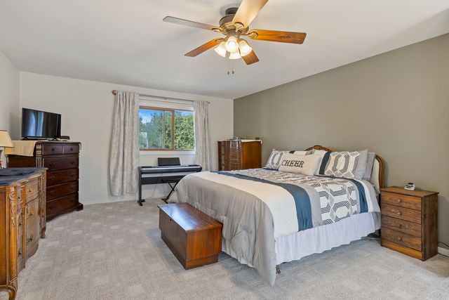 716 Sand Creek Drive, Carol Stream, IL 60188