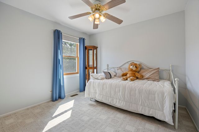 716 Sand Creek Drive, Carol Stream, IL 60188