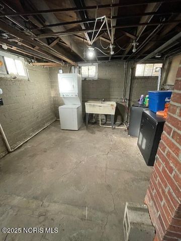 2817 Collingwood Boulevard, Toledo, OH 43610