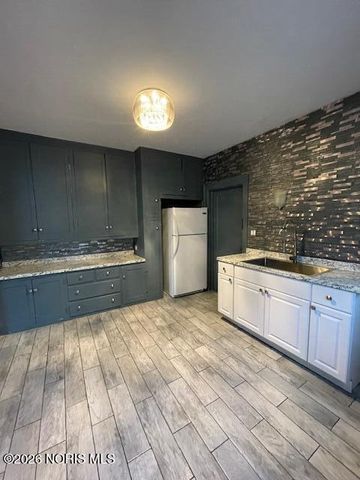 2817 Collingwood Boulevard, Toledo, OH 43610