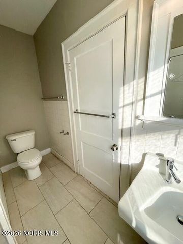 2817 Collingwood Boulevard, Toledo, OH 43610