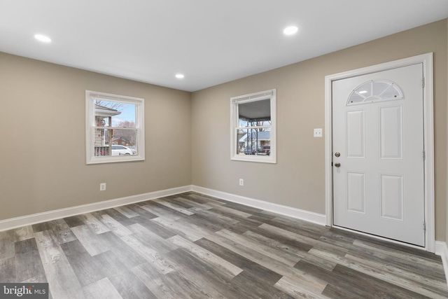 8 CONTROL CT, Middle River, MD 21220