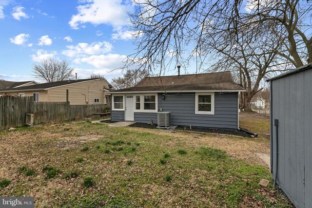 8 CONTROL CT, Middle River, MD 21220