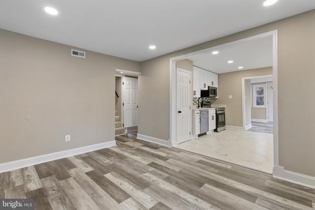 8 CONTROL CT, Middle River, MD 21220