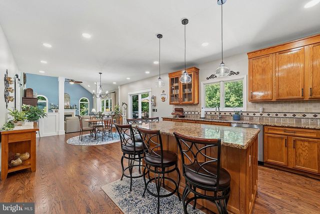 16 KINGS CT, Monroe Township, NJ 08831