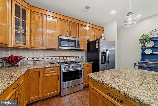 16 KINGS CT, Monroe Township, NJ 08831