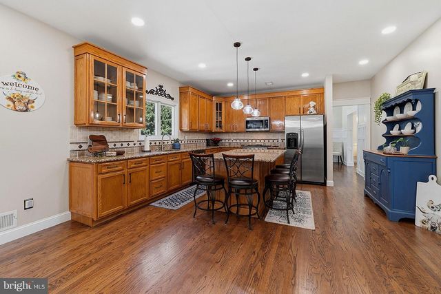 16 KINGS CT, Monroe Township, NJ 08831
