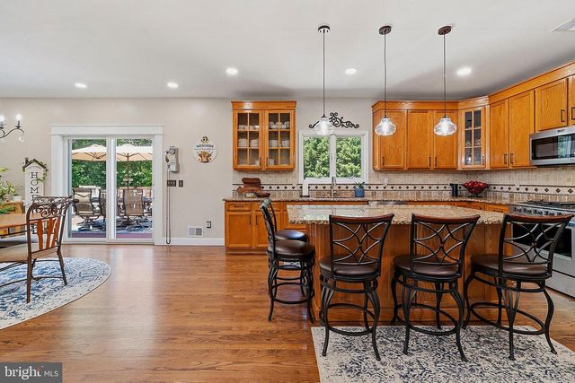 16 KINGS CT, Monroe Township, NJ 08831