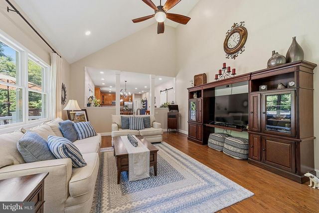 16 KINGS CT, Monroe Township, NJ 08831