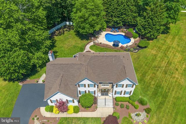 16 KINGS CT, Monroe Township, NJ 08831