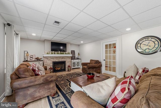 16 KINGS CT, Monroe Township, NJ 08831