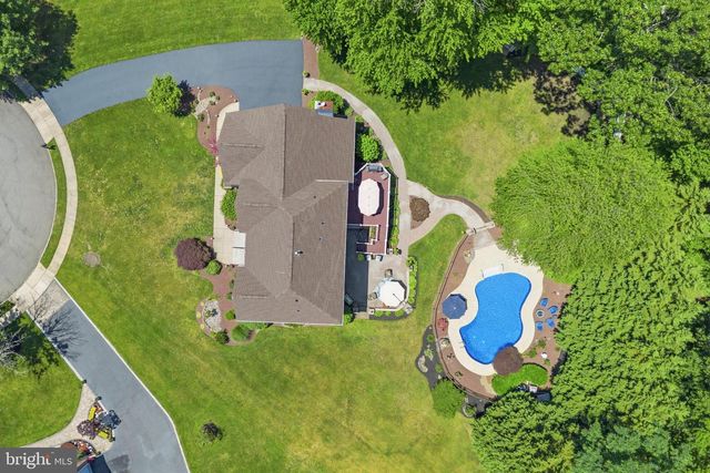 16 KINGS CT, Monroe Township, NJ 08831