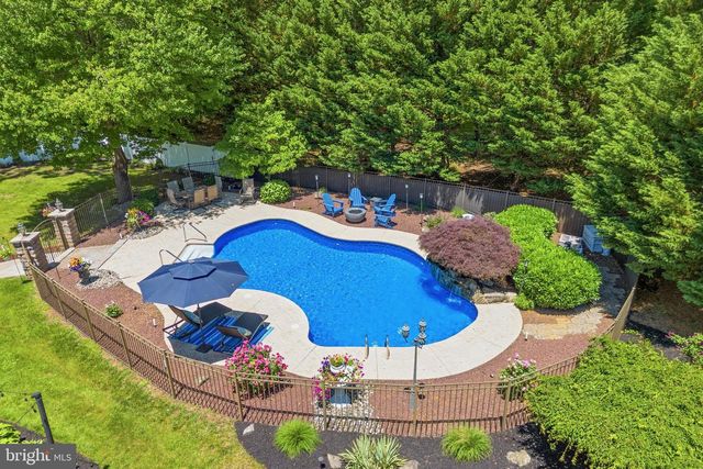 16 KINGS CT, Monroe Township, NJ 08831