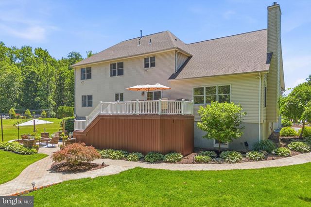 16 KINGS CT, Monroe Township, NJ 08831