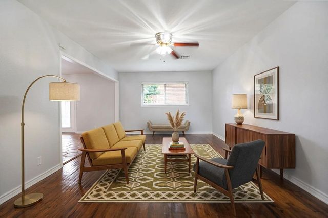 10010 Westview Drive, Houston, TX 77055