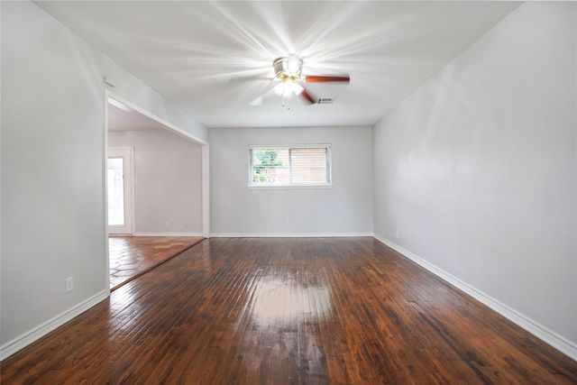 10010 Westview Drive, Houston, TX 77055