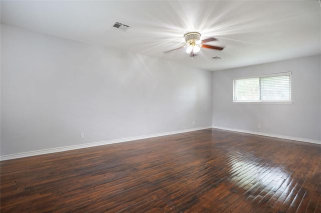 10010 Westview Drive, Houston, TX 77055