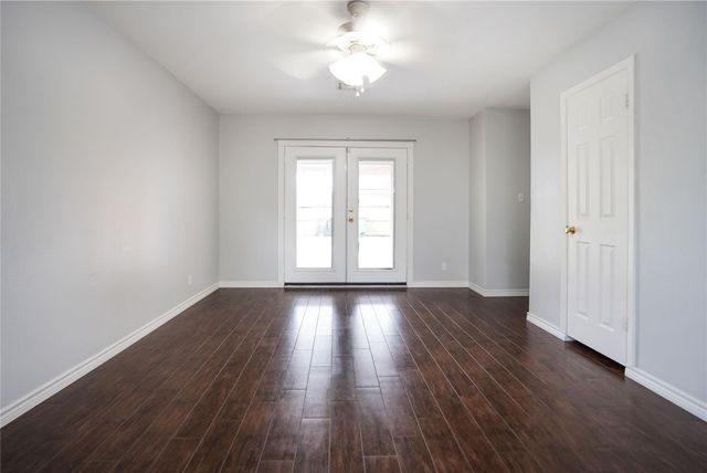10010 Westview Drive, Houston, TX 77055