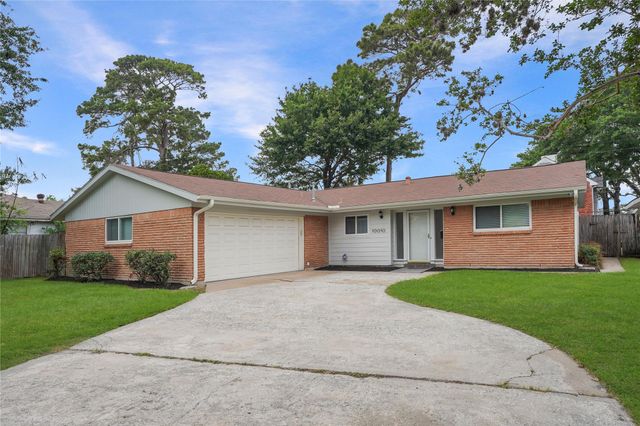 10010 Westview Drive, Houston, TX 77055