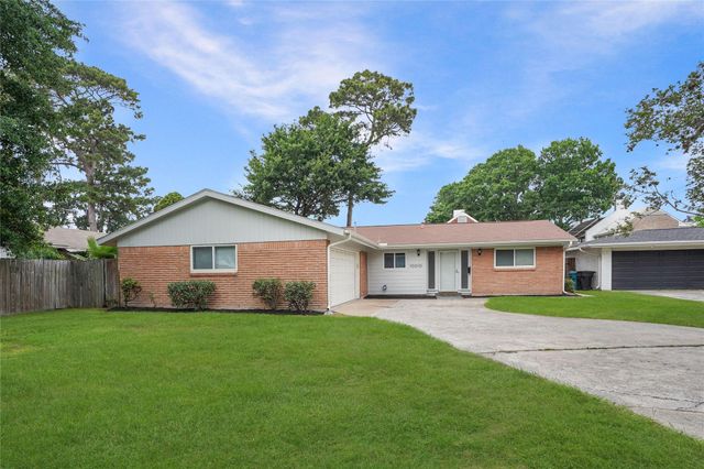 10010 Westview Drive, Houston, TX 77055