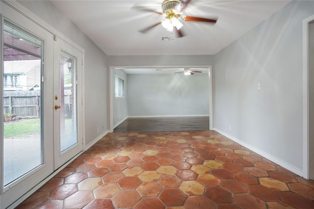 10010 Westview Drive, Houston, TX 77055