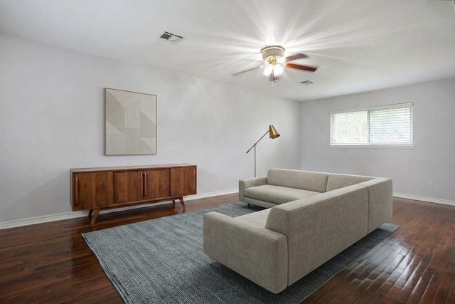 10010 Westview Drive, Houston, TX 77055