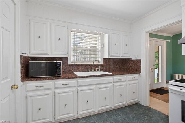4210 Mayflower RD, Norfolk, VA 23508