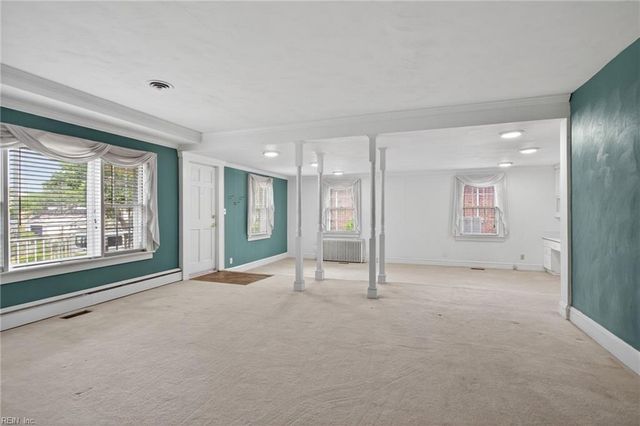 4210 Mayflower RD, Norfolk, VA 23508